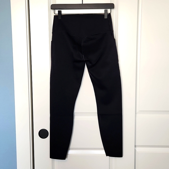 Nike Go Firm-Support Mid-Rise 7/8 Legging, Medium, Black - Picture 3 of 4